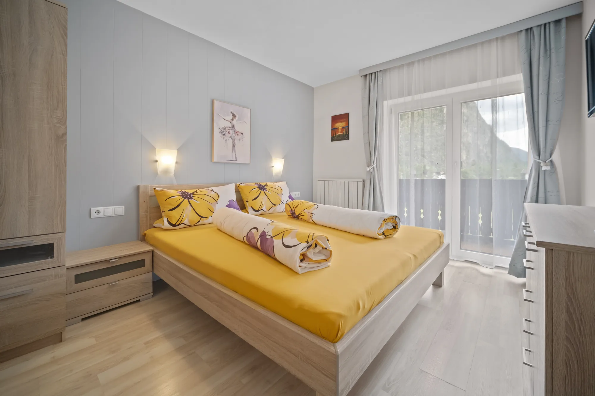 Weiteres Schlafzimmer mit Holzdetails